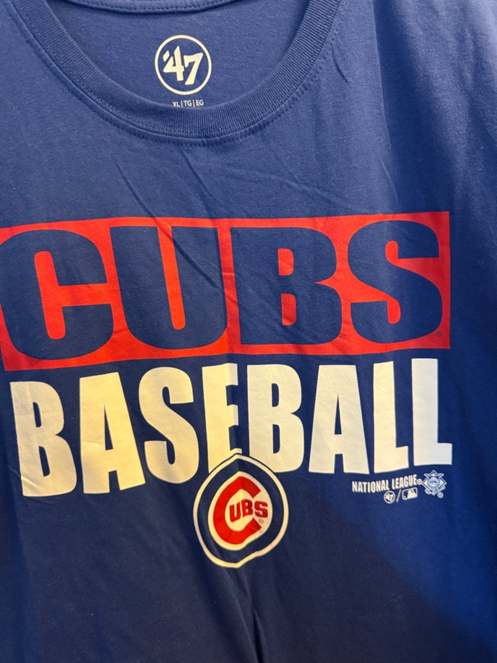 47 Brand Chicago Cubs Royal Blue T-Shirt with Red and White Graphic - Picture 3 of 4